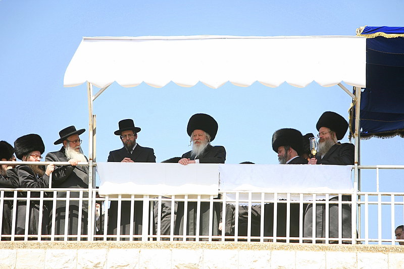 תיעוד מרהיב: חתונת נכדת כ"ק האדמו"ר מגור שליט"א