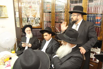 בעין הסערה: הרב יעקב יוסף ארס את בתו