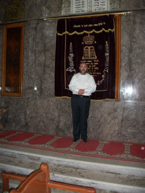 בעין הסערה: הרב אמסלם ביקר בקברי צדיקים במרוקו