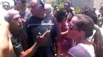 צפו: תושבי אשדוד נוזפים בבוגדים