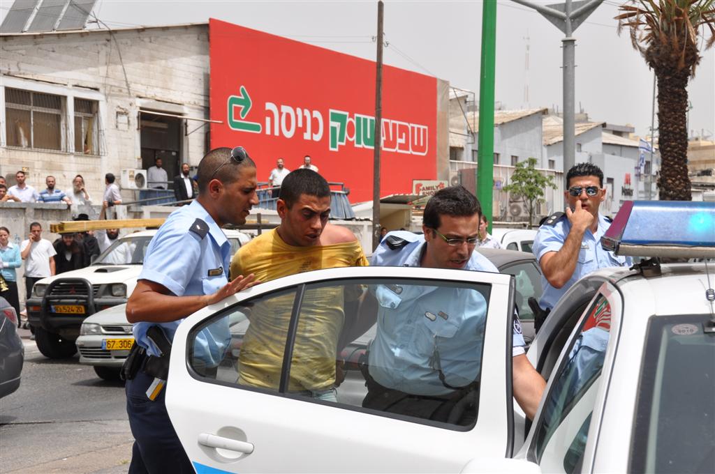 בהלה בסמינר אלקיים בבני-ברק: ערבי חדר אל הסמינר - ונעצר