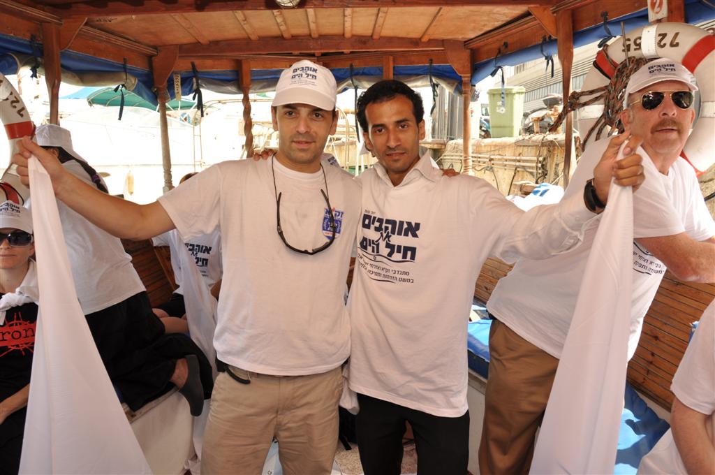 צפו: יחידת הצוללנים של זק"א במפגן תמיכה רטוב בחיילי השייטת