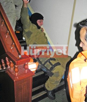 הזוועה: עיתון טורקי מתגאה בלוחמי השייטת המדממים