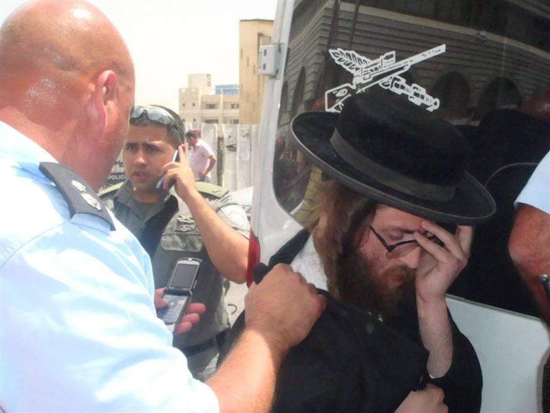 הגיעו להפגין על עצמות וחזרו עם עצמות שבורות