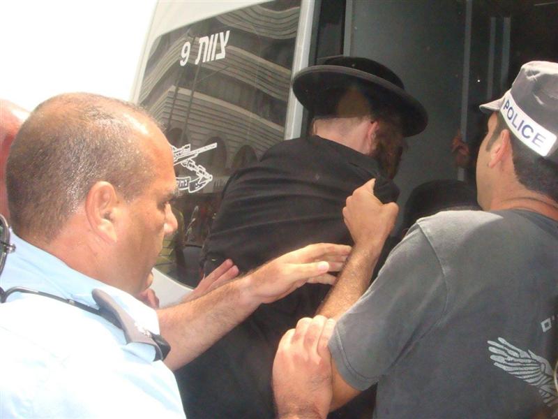 הגיעו להפגין על עצמות וחזרו עם עצמות שבורות