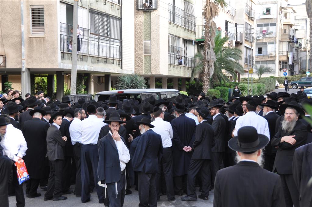 תיעוד: הלווית הרב יהודה סיטון ז"ל, אמש בבני-ברק