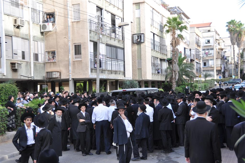 תיעוד: הלווית הרב יהודה סיטון ז"ל, אמש בבני-ברק