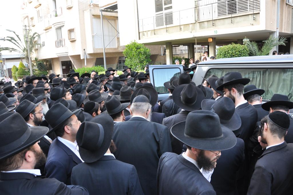 תיעוד: הלווית הרב יהודה סיטון ז"ל, אמש בבני-ברק