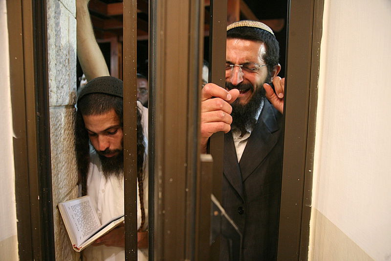 והרב איננו. הקריעה, הבכיות, האבל