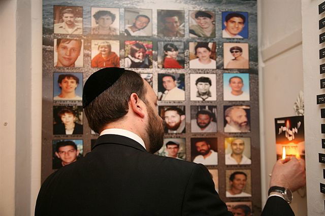 היו"ר ישי נאבק בהתנתקות, השר אטיאס קיבל התעודה