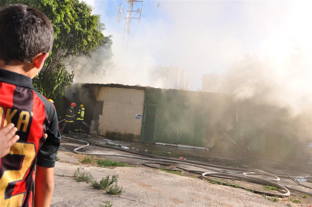 בתי-עסק נשרפו, המשטרה עצרה שני חשודים מרכזיים