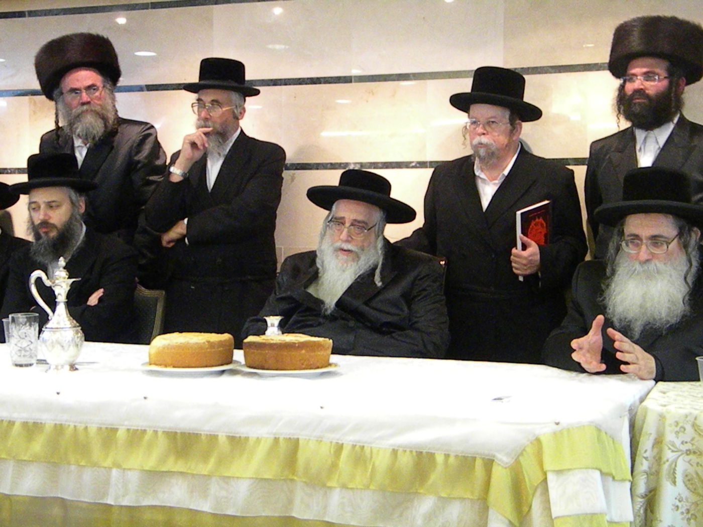 התרגשות: האדמו"ר מצאנז במודיעין עלית