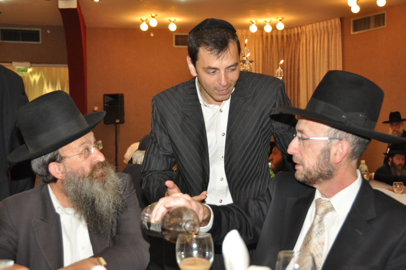 תמונות ראשונות: איפה יוסל´ה? בשמחת יו"ר זק"א