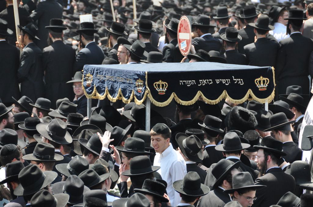 גלריית ענק: מאה אלף מחו בבני-ברק