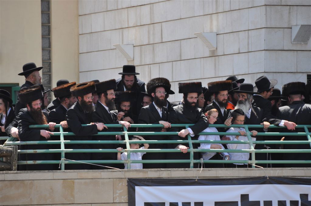 גלריית ענק: מאה אלף מחו בבני-ברק