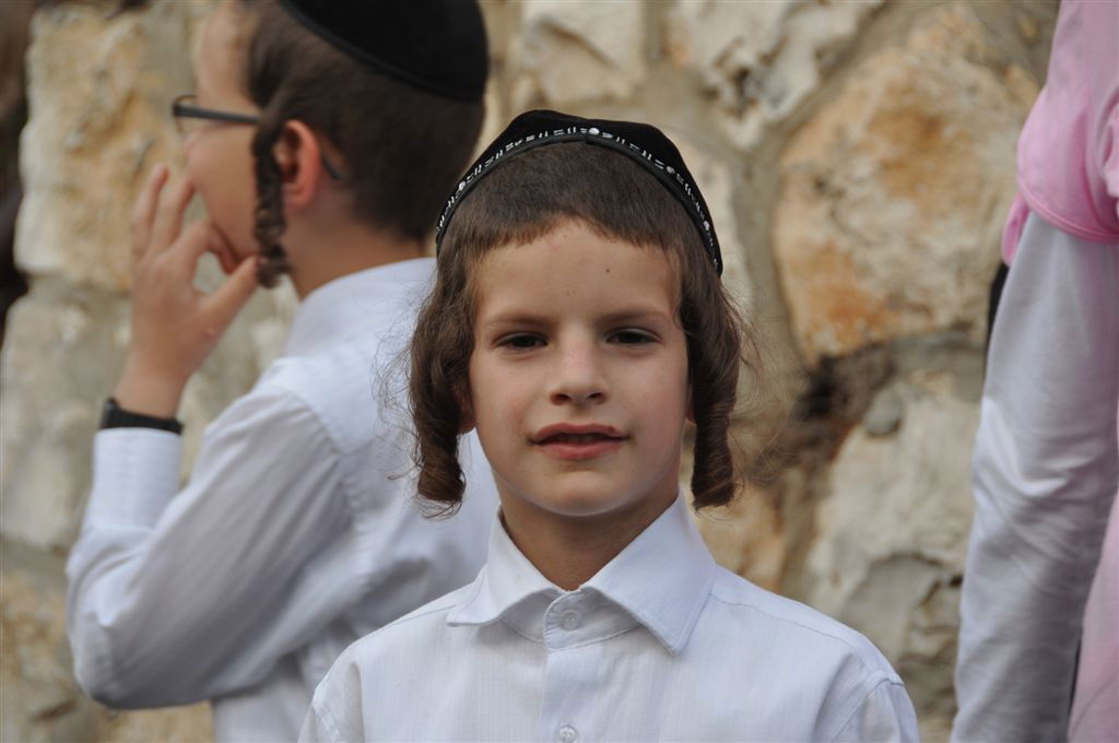 ילדי האסירים קיבלו סוכריה מהגראי"ל