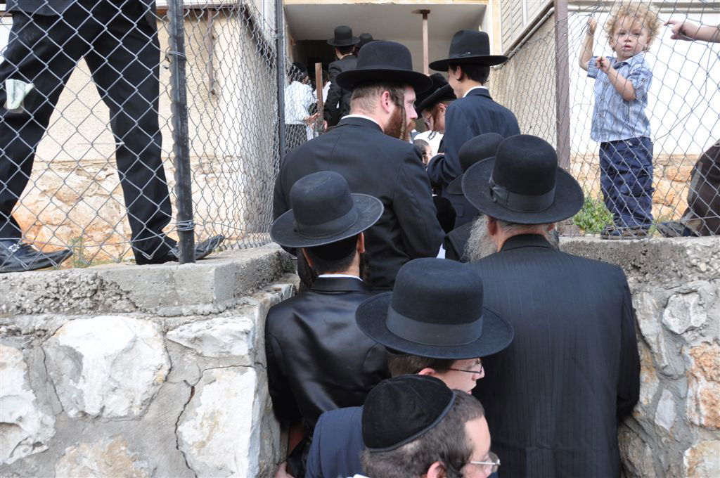 ילדי האסירים קיבלו סוכריה מהגראי"ל