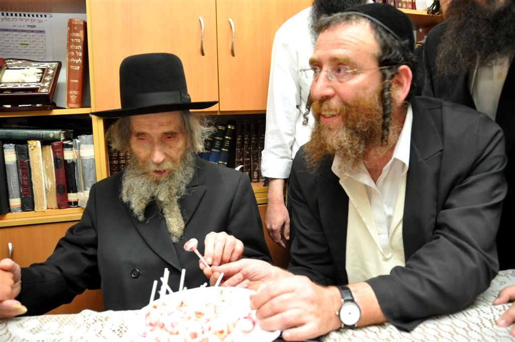 ילדי האסירים קיבלו סוכריה מהגראי"ל