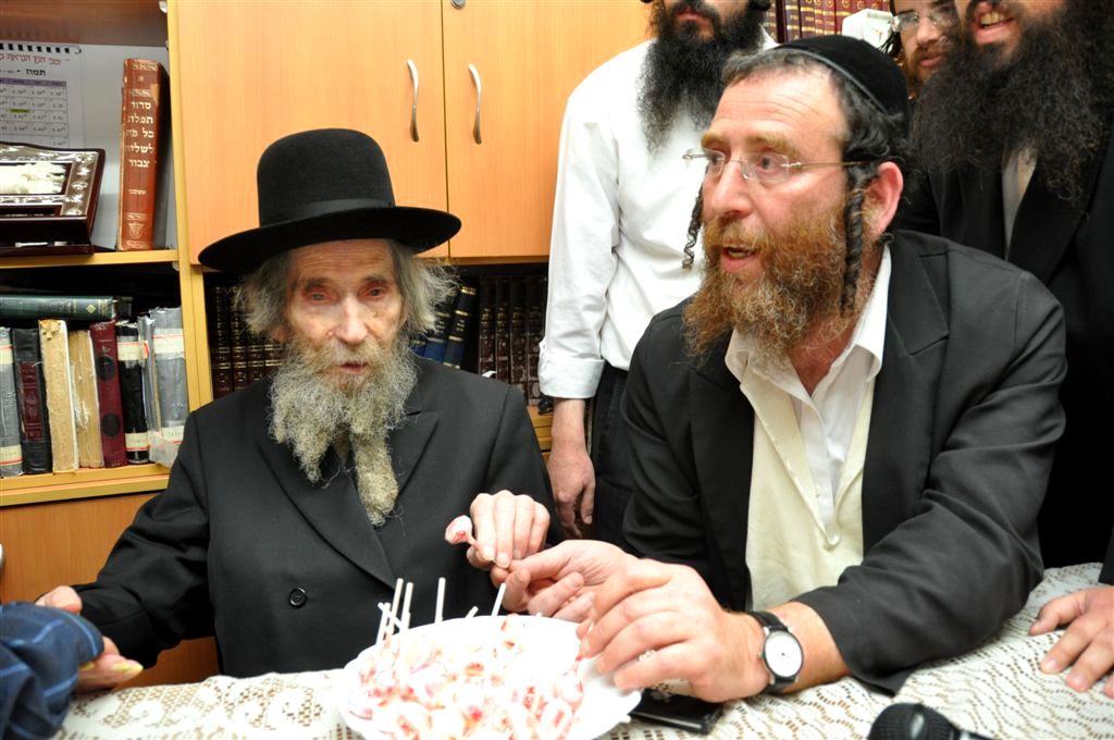 ילדי האסירים קיבלו סוכריה מהגראי"ל