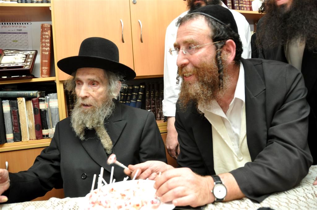 ילדי האסירים קיבלו סוכריה מהגראי"ל