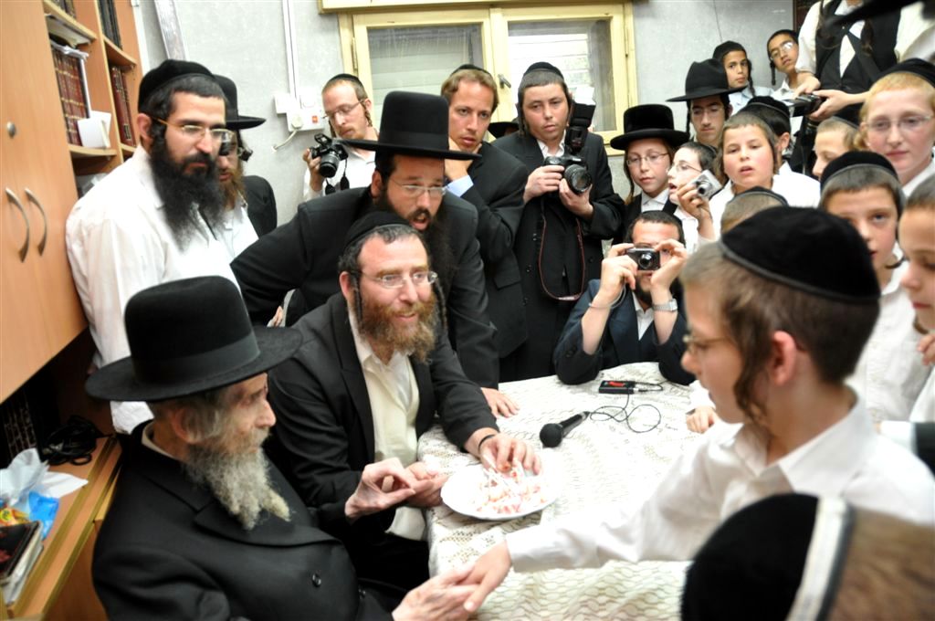 ילדי האסירים קיבלו סוכריה מהגראי"ל