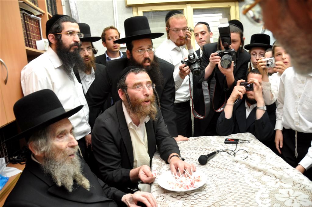 ילדי האסירים קיבלו סוכריה מהגראי"ל