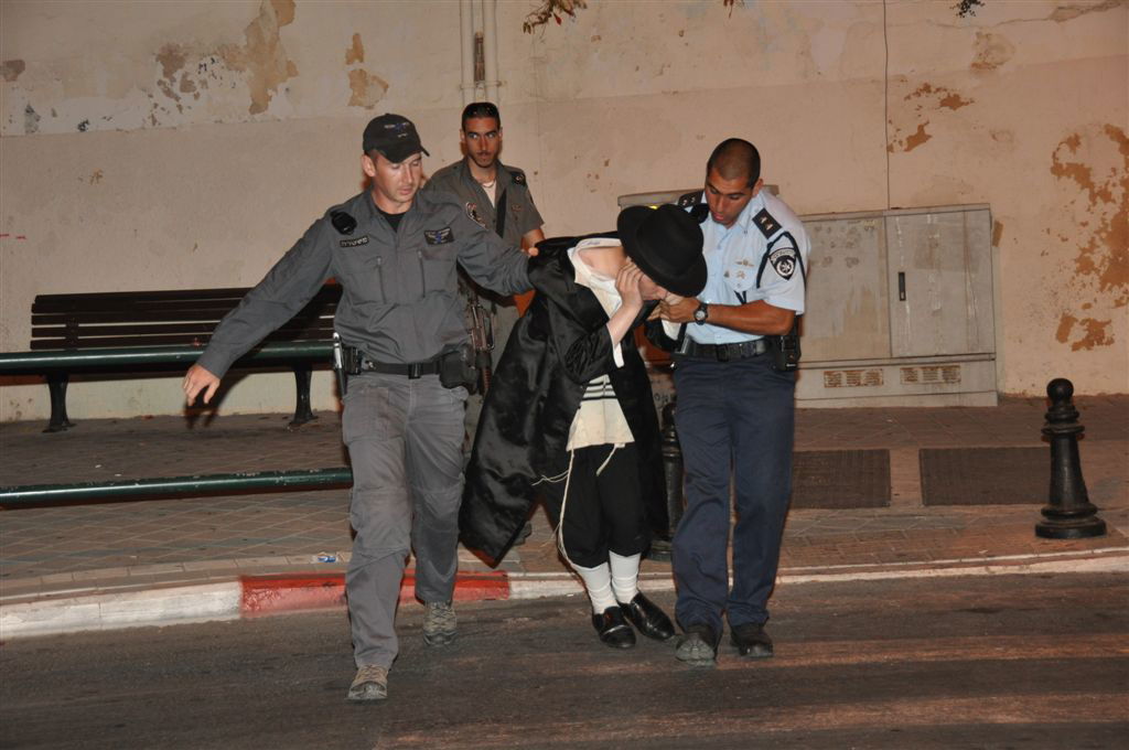 הפגנות מסביב לשעון: יפו סוערת - מעכשיו גם בלילה