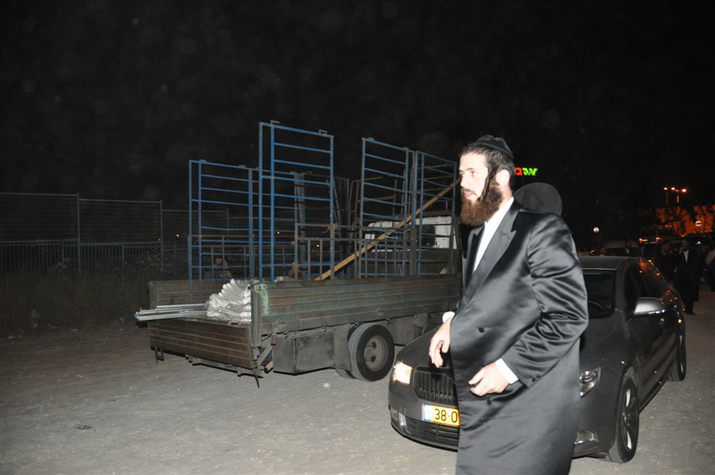 אלפים סעדו "מלווה מלכה" בשאגת עמנואל