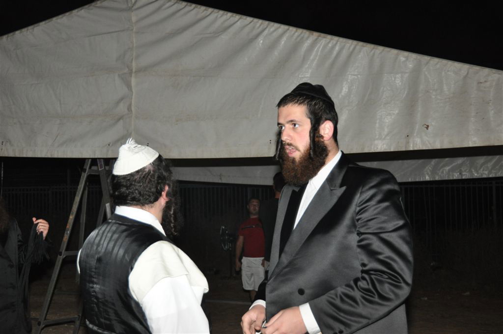 אלפים סעדו "מלווה מלכה" בשאגת עמנואל