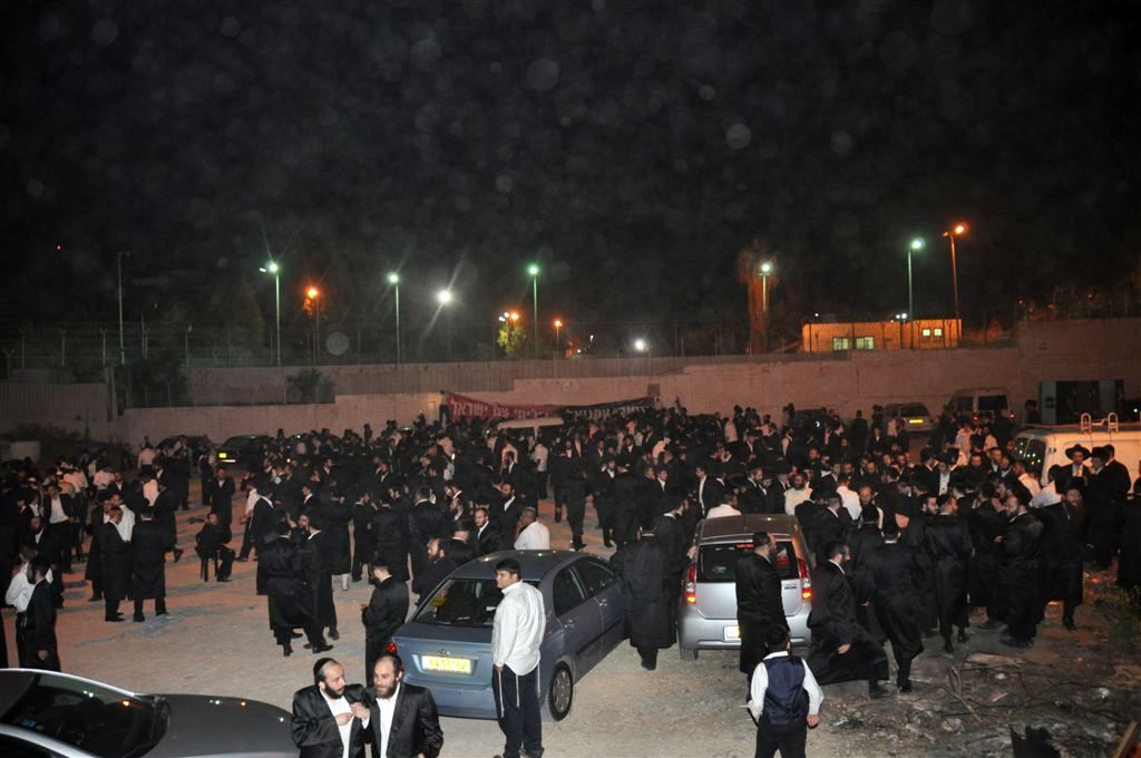 אלפים סעדו "מלווה מלכה" בשאגת עמנואל