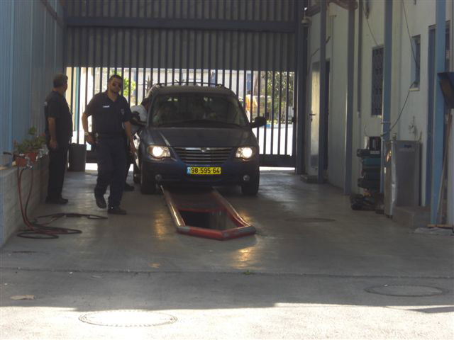 תמונות: הגראי"ל נכנס  ל"מעשיהו"