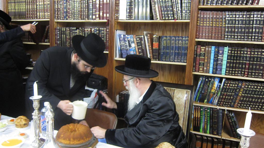 "הצדיק מיבניאל" חנך בית-כנסת במונסי: צפו בתמונות