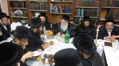 "הצדיק מיבניאל" חנך בית-כנסת במונסי: צפו בתמונות