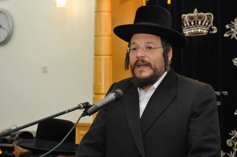 עמנואל ערכה סעודת כבוד לפרוש;  קיבל תעודת הוקרה