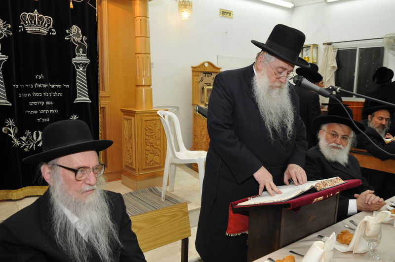 עמנואל ערכה סעודת כבוד לפרוש;  קיבל תעודת הוקרה