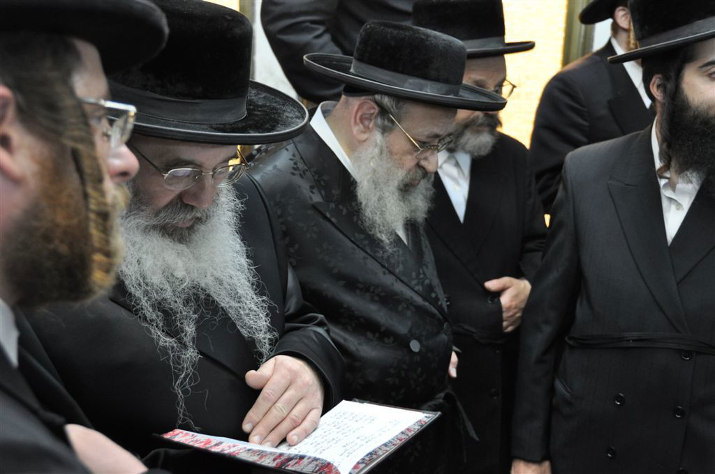 בני-ברק: אלפים ליוו את הרבנית משומרי אמונים