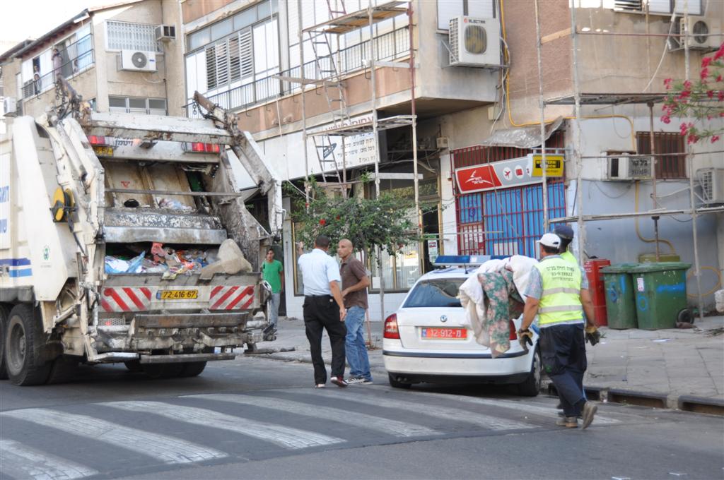 צפו: המשטרה ועיריית בני-ברק מפנים את השב"חים לרחוב