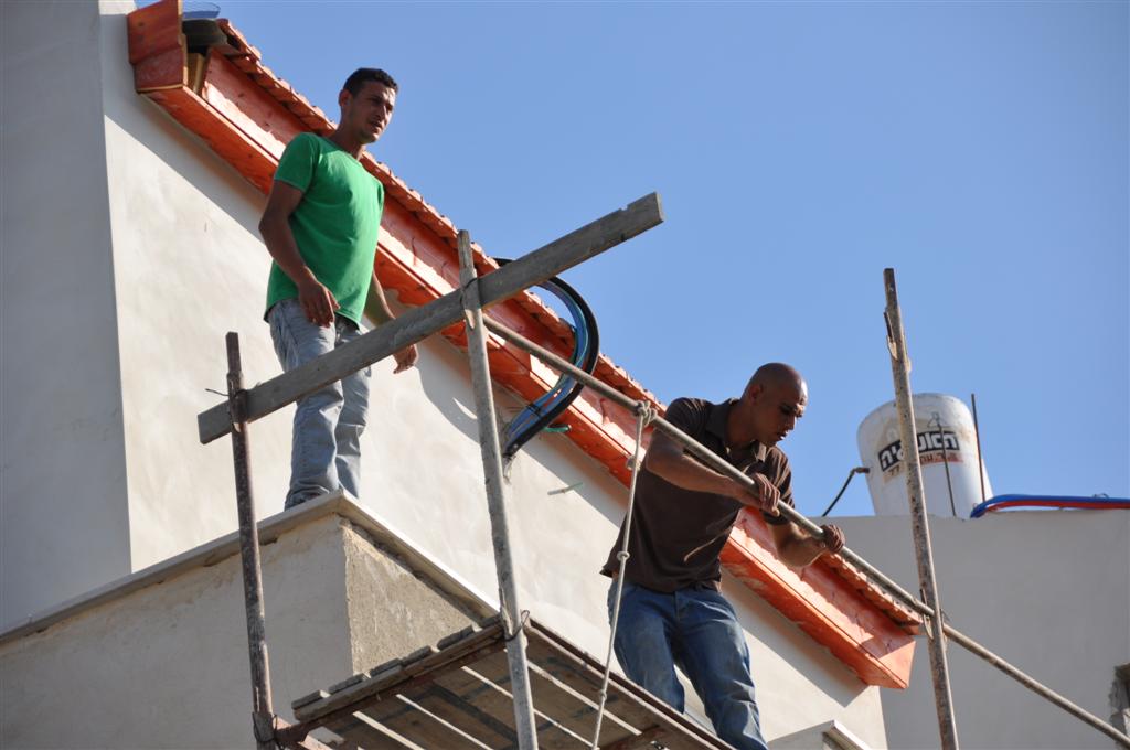 צפו: המשטרה ועיריית בני-ברק מפנים את השב"חים לרחוב