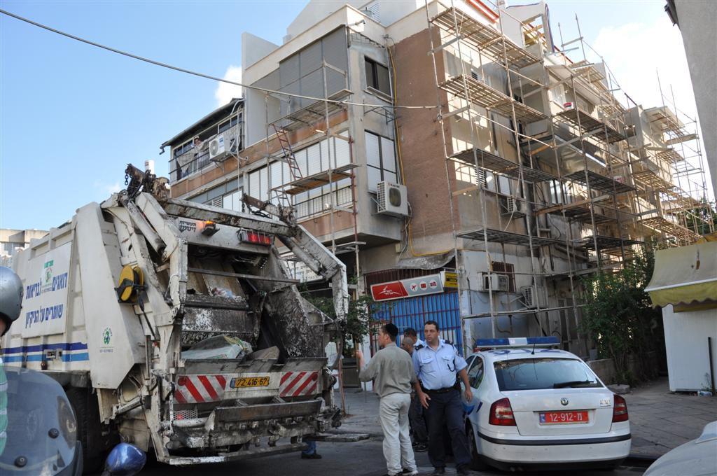 צפו: המשטרה ועיריית בני-ברק מפנים את השב"חים לרחוב