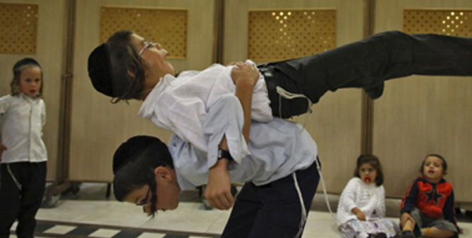 ריקודים בימי "בין המצרים", מותרים?