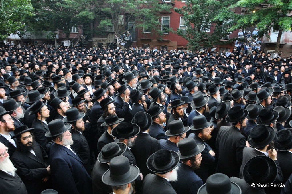 גלריית ענק: דרכה האחרונה של הרבנית מסאטמר ע"ה