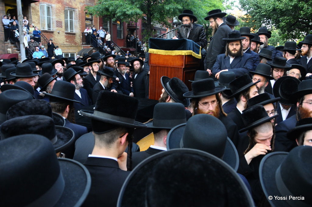 גלריית ענק: דרכה האחרונה של הרבנית מסאטמר ע"ה