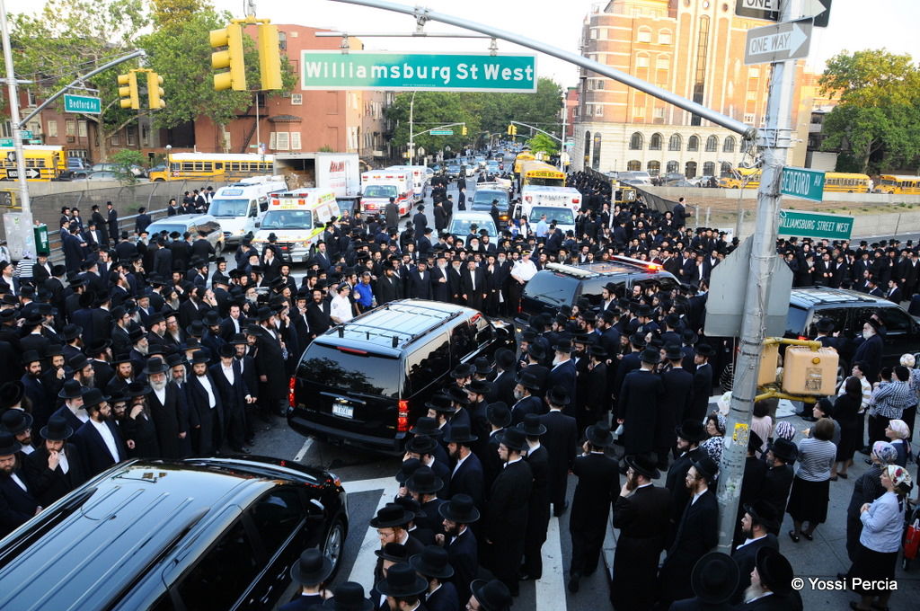 גלריית ענק: דרכה האחרונה של הרבנית מסאטמר ע"ה