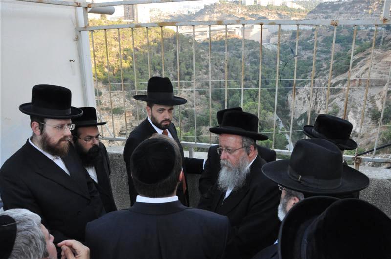 תמונות: השר אריאל אטיאס אצל האדמו"ר מסערט ויז´ניץ