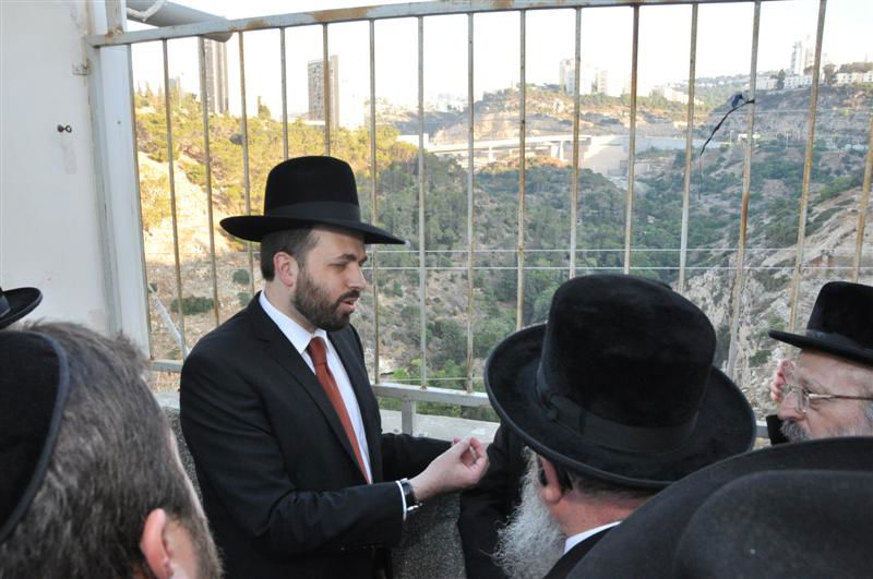 תמונות: השר אריאל אטיאס אצל האדמו"ר מסערט ויז´ניץ