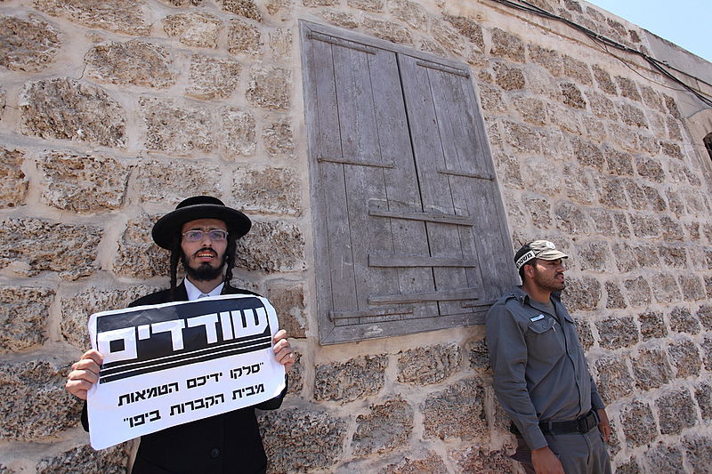 לראשונה: המפגינים הגיעו מצויידים בקסדות החדשות