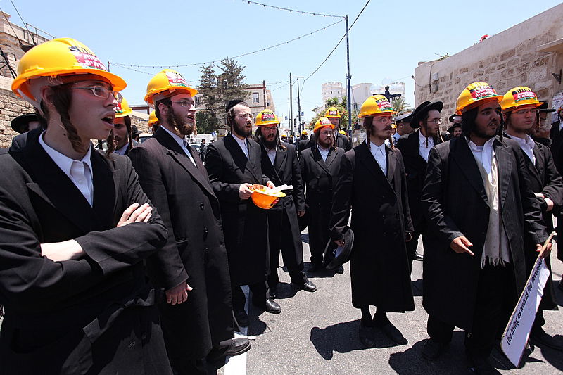 לראשונה: המפגינים הגיעו מצויידים בקסדות החדשות