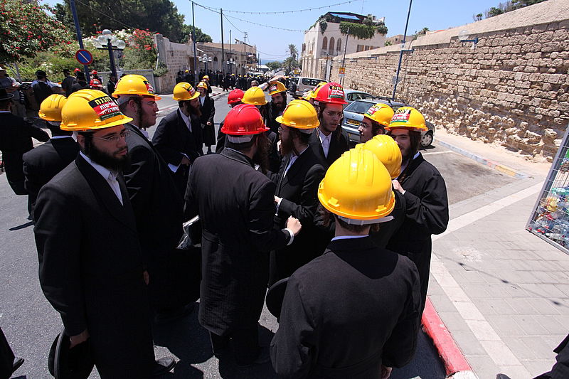 לראשונה: המפגינים הגיעו מצויידים בקסדות החדשות