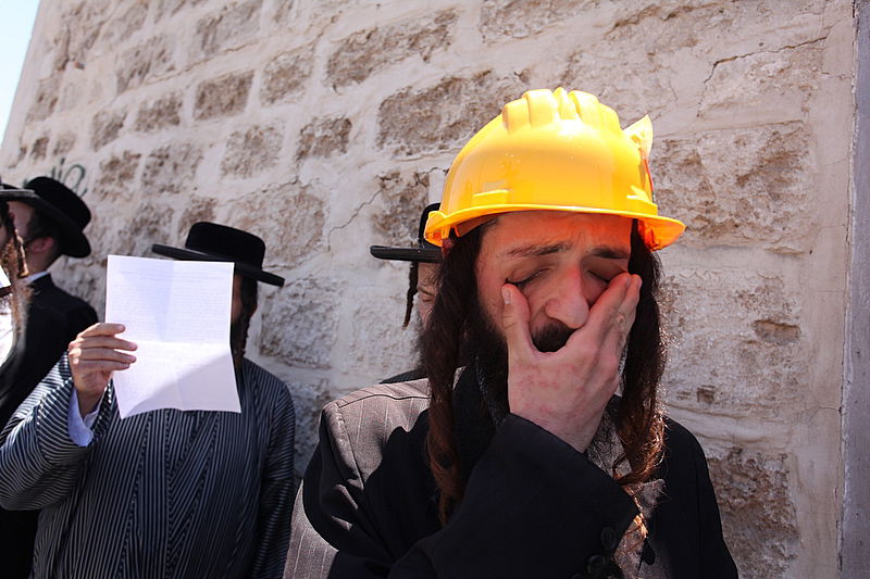 לראשונה: המפגינים הגיעו מצויידים בקסדות החדשות