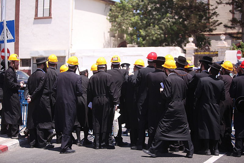 לראשונה: המפגינים הגיעו מצויידים בקסדות החדשות